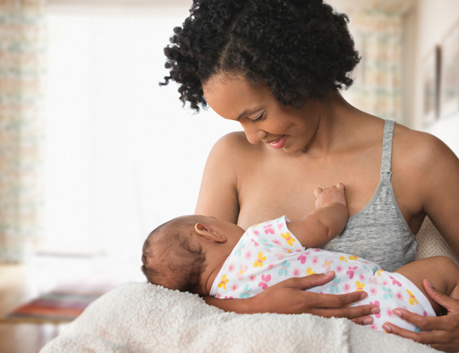 /medias/1-month-3rd-week-top-4-positions-for-breastfeeding-for-mom-and-baby-getty-images-482136885.jpg?context=bWFzdGVyfEFydGljbGVJbWFnZXN8MjQ2NDM2fGltYWdlL2pwZWd8QXJ0aWNsZUltYWdlcy9oM2QvaDc4Lzk3Mjc2ODI0NzgxMTAuanBnfDkyYmJlOWFkYjI0MmMyNjBiYjI4YTUxZGQ2ZTg5NTk5OTkxNTQ2NjFiNjM5Y2E2N2U3YzJkMDJiODYzNWE4Nzc