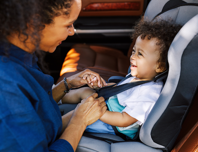 /medias/13-months-Car-seat-safety-for-growing-toddlers-shutterstock-1533106976.jpg?context=bWFzdGVyfEFydGljbGVJbWFnZXN8Mzg5NTcxfGltYWdlL2pwZWd8QXJ0aWNsZUltYWdlcy9oM2QvaGQ3Lzk2ODU4ODI3OTgxMTAuanBnfDk1YTM4NjFiNjQ2Nzc2ZGE0NjhiY2UxMTZhNzMyMGUxZDZhYzViNGY3OTBlY2U2NjBiZDhmMjBmZjdjYWExYmM