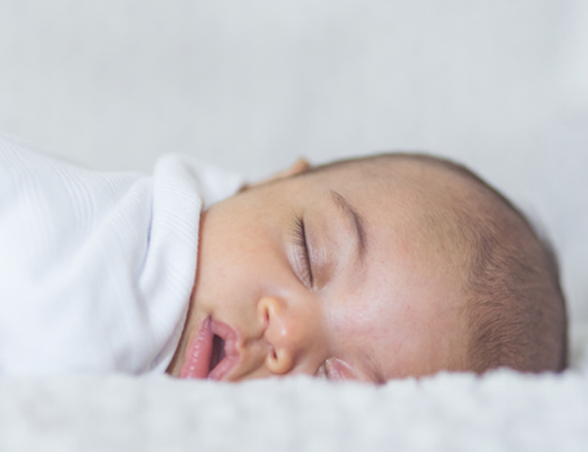 /medias/3-months-3rd-week-sleep-guide-age-appropriate-nap-times-for-babies-getty-images-962730588.jpg?context=bWFzdGVyfEFydGljbGVJbWFnZXN8MTYyODExfGltYWdlL2pwZWd8QXJ0aWNsZUltYWdlcy9oOTkvaDAyLzk3Mjc3OTQ3MDg1MTAuanBnfDRiNDE3YjM4OTA1ZWIwNWYyZjhmYWIxYTcwYzMzZmM1NGQyMzhhODQ0YmRhMmI5YTc4YTNjZDRiOWU5YTY1ZGE